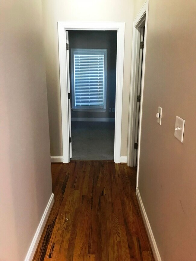 Building Photo - 103 Pickens St