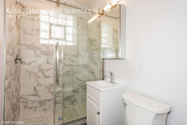 Building Photo - 3051 N Spaulding Ave