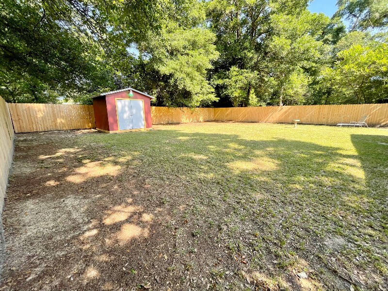 Building Photo - 193 E Highland Dr