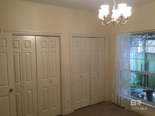 Building Photo - 112 Kensington Ct