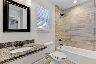 Building Photo - 232 W Lake Ave