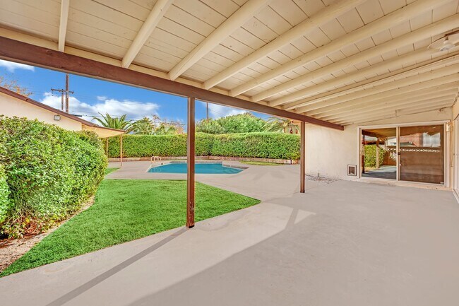 Building Photo - Mid-Century Modern Gem in Historic McNeil ...