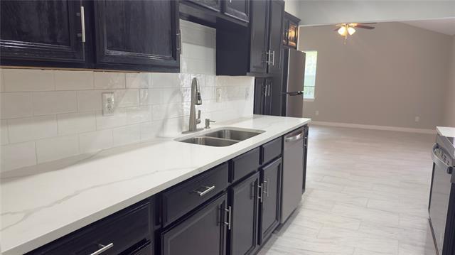 Building Photo - 1415 Wisteria Way