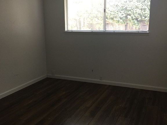 Building Photo - "Charming 3-Bedroom Home with Granite Touc...