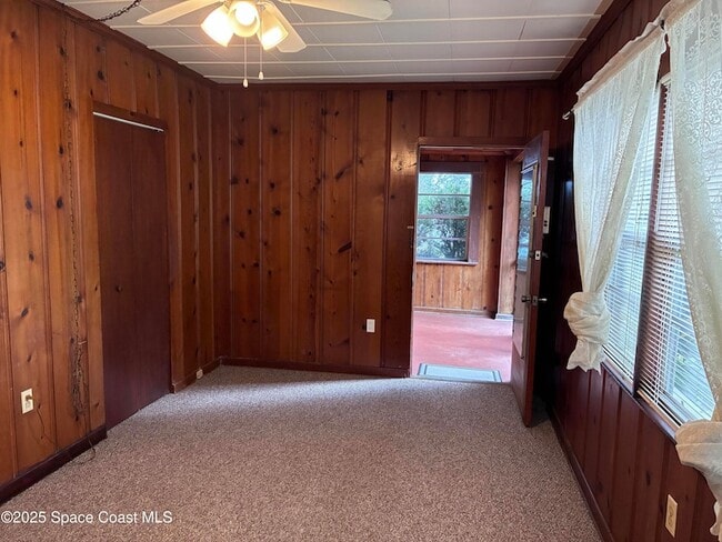 Building Photo - 803 Rockledge Dr