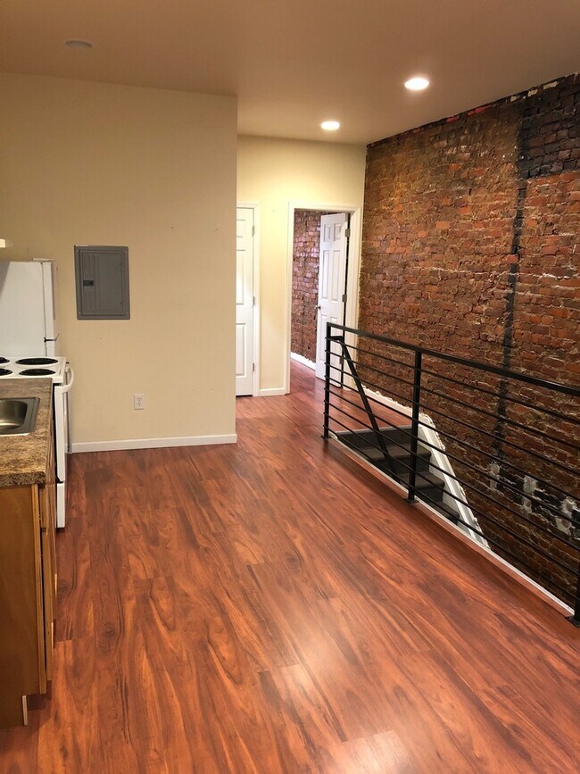 Building Photo - 3451 Braddock St