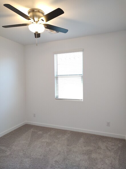 Building Photo - 6317 W Raymond St