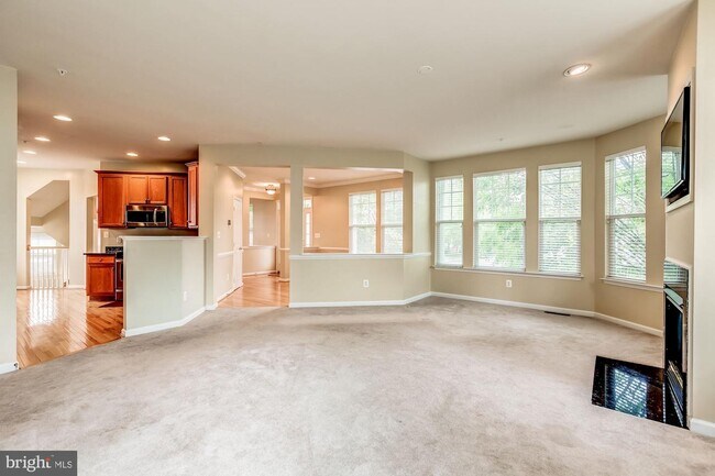 Building Photo - 8844 Song Sparrow Dr