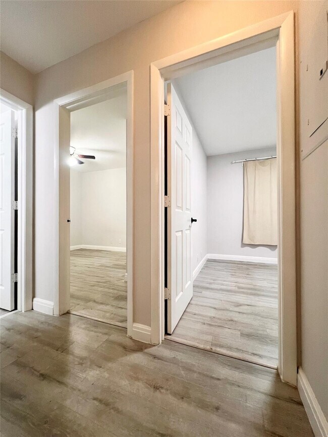 Building Photo - 12269 Royal Palm Blvd