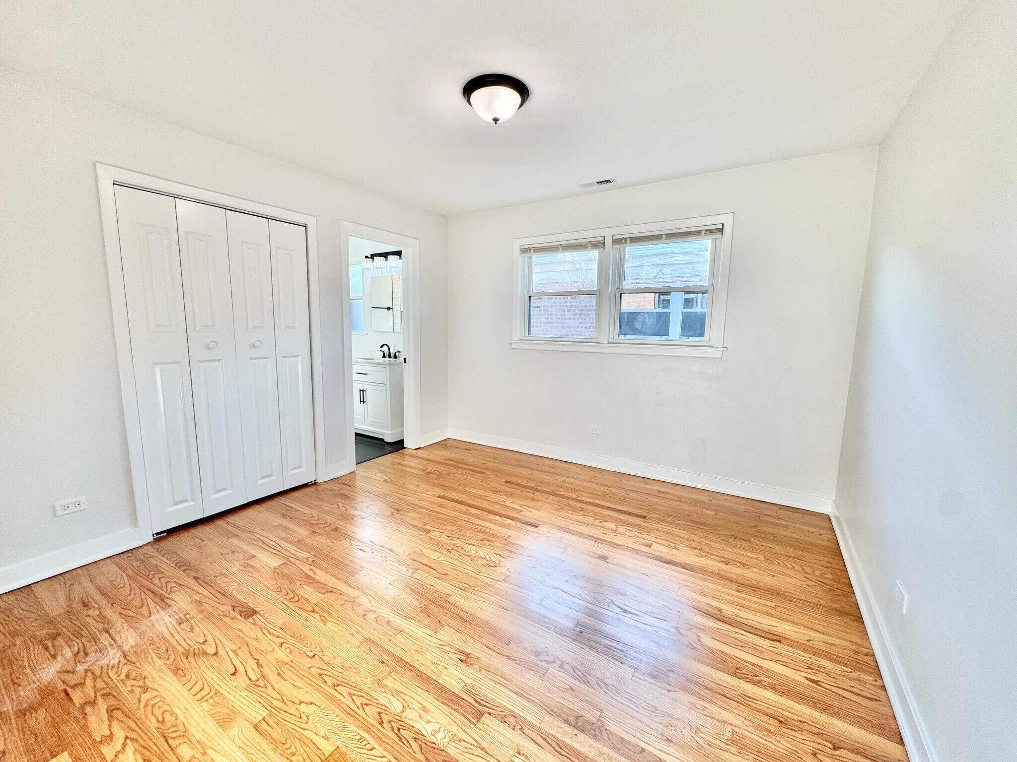 Primary bedroom - 4816 W Henderson St