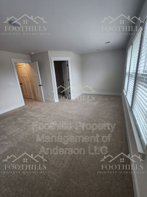 Building Photo - 253 Silo Rdg Dr