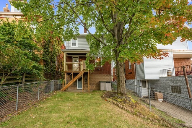 Building Photo - MOVE IN TODAY! Don't miss this FULLY RENOVATED 3-bedroom in BROOKLINE!