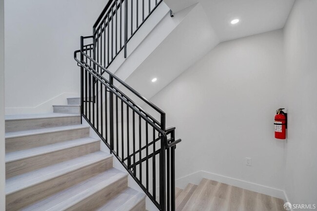 Building Photo - 1640 Taraval St