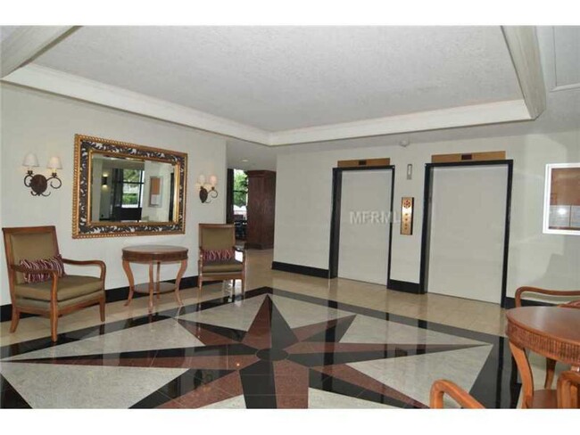 LOBBY - 400 E Colonial Dr