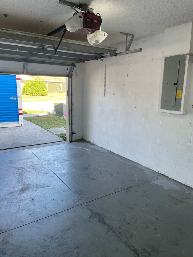 Building Photo - Quiet & Cozy Wesley Chapel Home with Great Yard – $1,850/mo