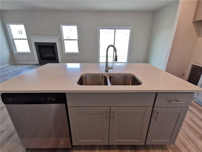 Building Photo - 6025 White Sycamore Pl