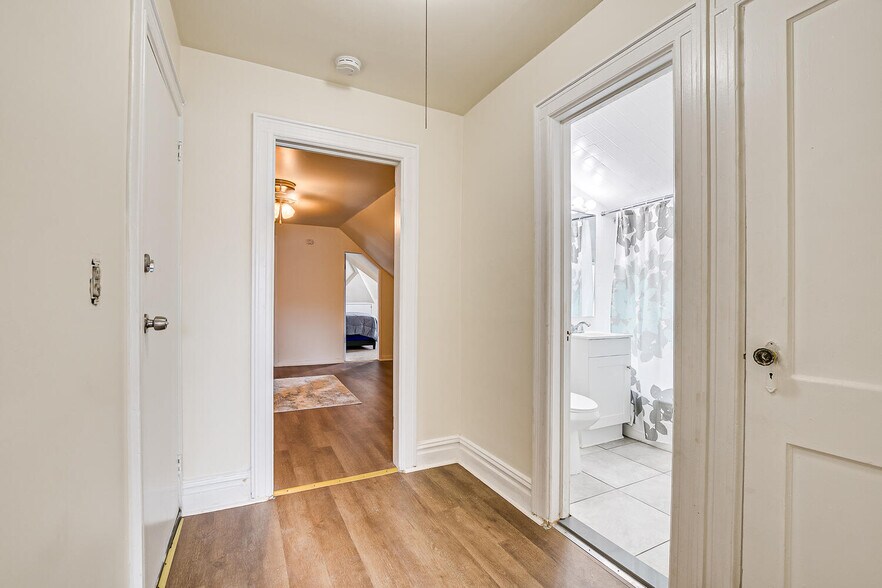 Building Photo - 46 Van Houten Ave