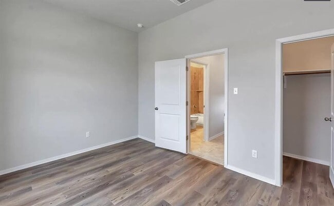 Building Photo - 2800 Joe Dimaggio Blvd