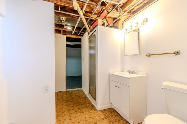 Building Photo - Beautifully Updated 3-Bedroom Home with Finished Basement & Spacious Backyard in Prime Royal Oak ...