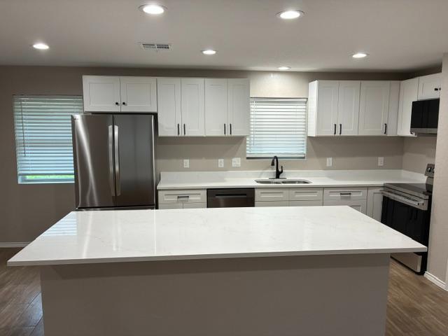 Building Photo - 256 Glenbrook Dr