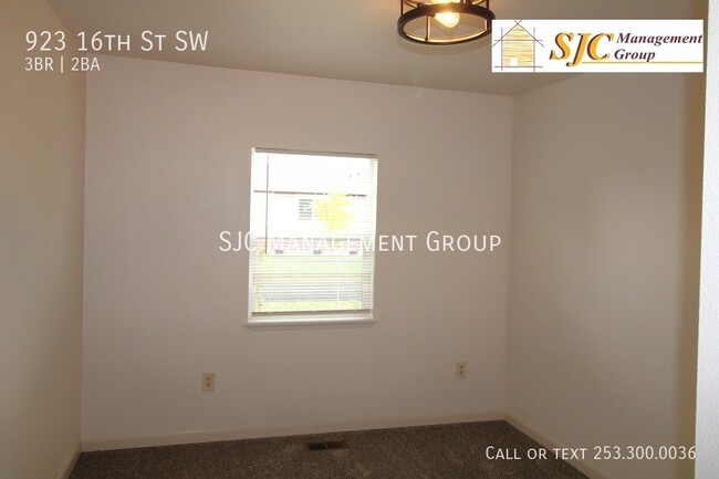 Building Photo - 923 16th St SW