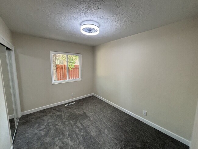 Building Photo - "Completely remodeled 4-Bed, 3-Bath Sanctu...