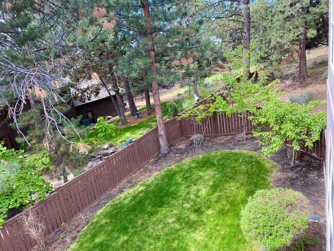Building Photo - Elegant Awbrey Butte Home | Unfurnished | ...