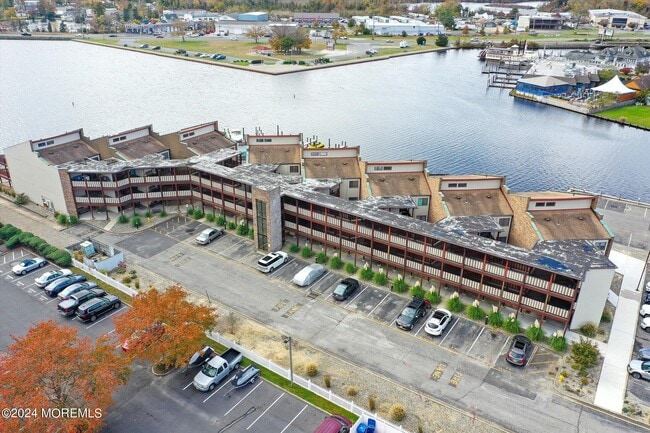 Building Photo - 77 E Water St