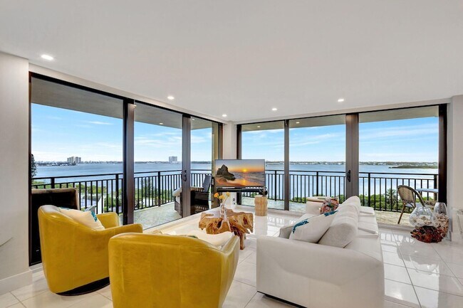 Building Photo - 5460 N Ocean Dr