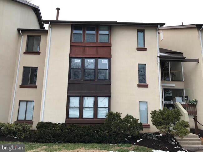 Building Photo - 5858 Thunder Hill Rd