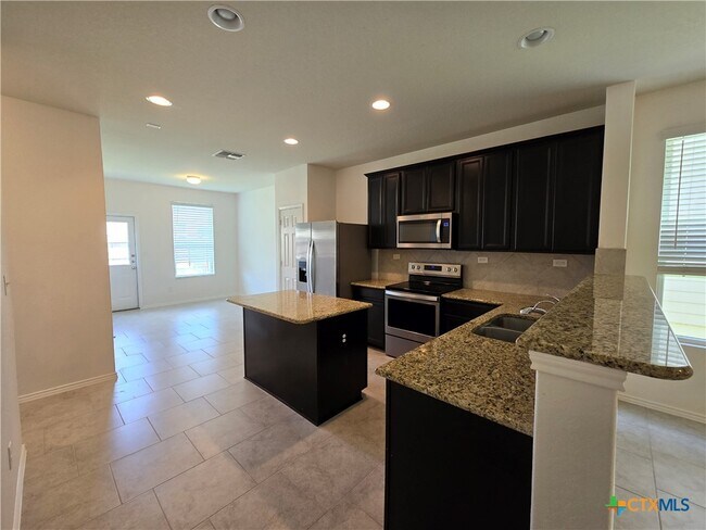 Building Photo - 334 Mistflower