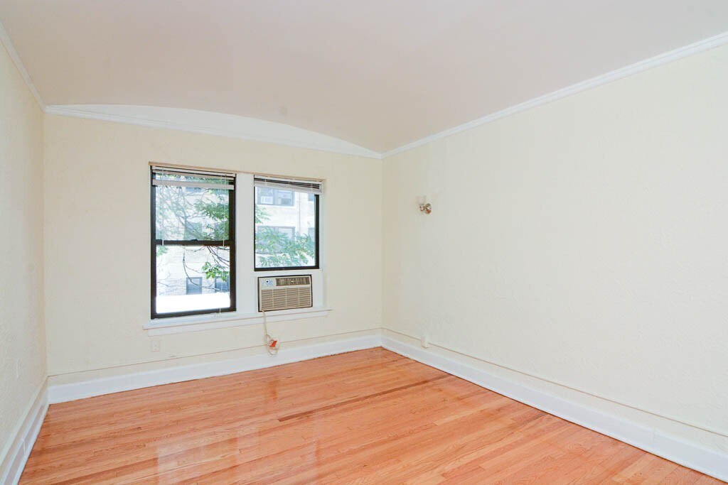 Building Photo - 541 W Arlington Pl