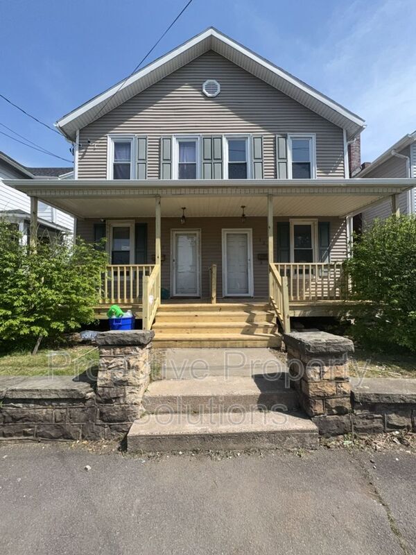 Primary Photo - 327-329 S 10th St