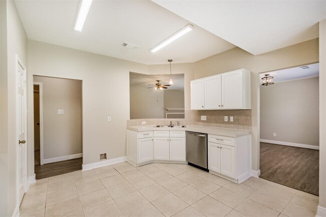 Building Photo - 14527 Golden Cypress Ln
