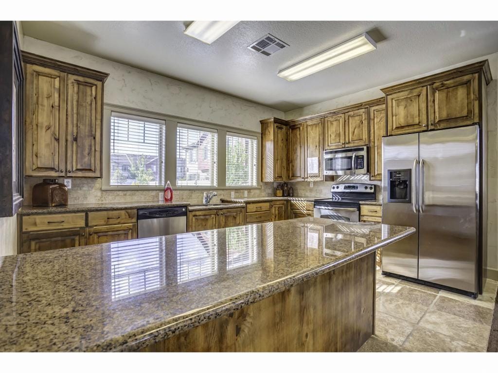 Building Photo - 1252 N Willowbrook Ln