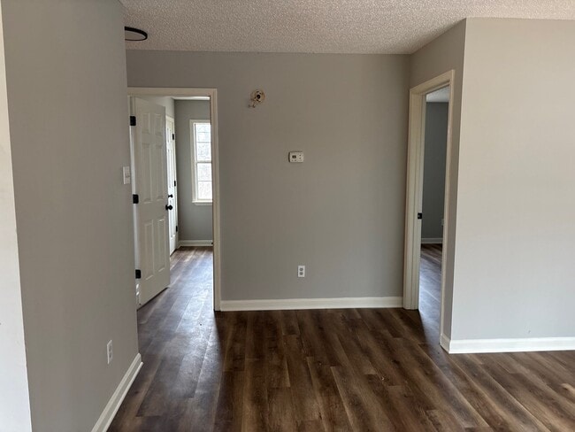 Building Photo - 330 N Main St