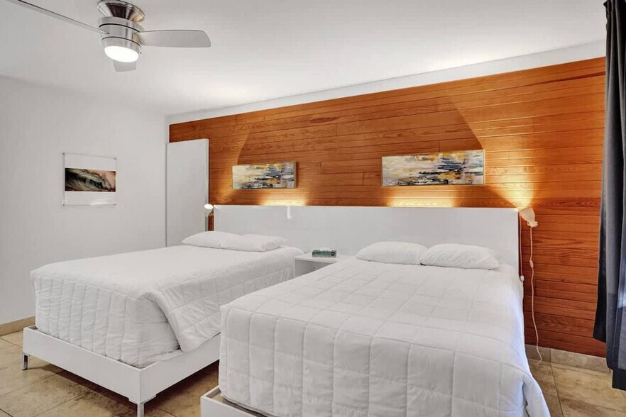 Building Photo - 3215 NE 7th St