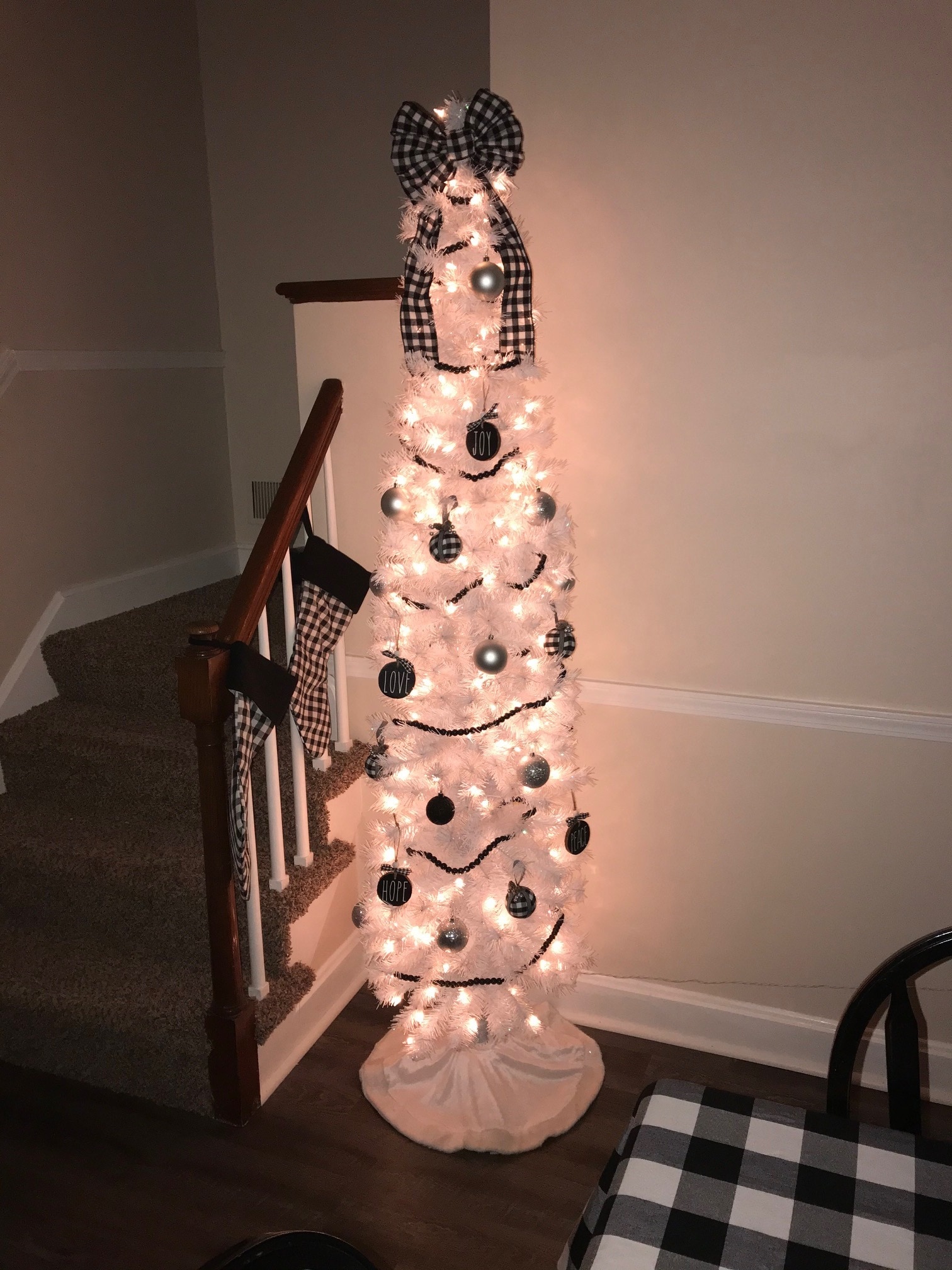 Cozy corner for your tree right by the stairs - 502 E Mulberry St