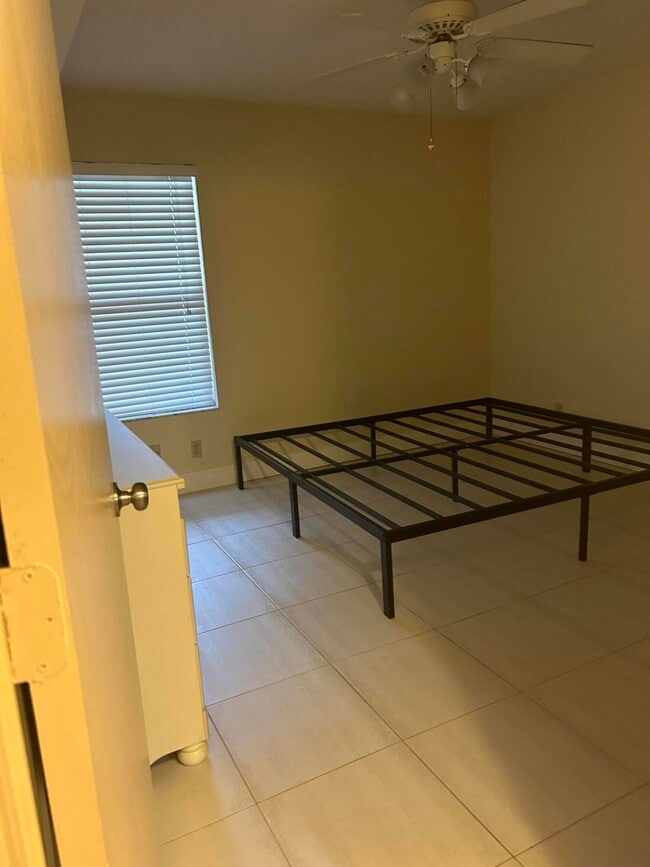 Building Photo - 5701 Camino Del Sol