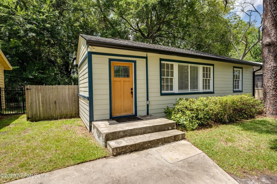 Building Photo - 3516 Myra St