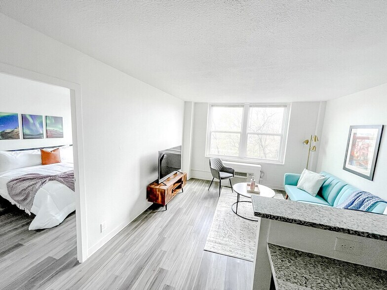 Building Photo - 2515 Burnet Ave