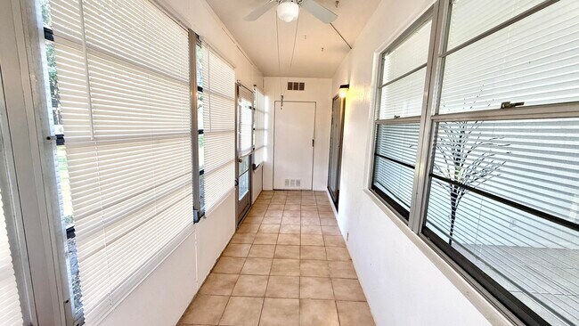 Building Photo - 281 Tilford N