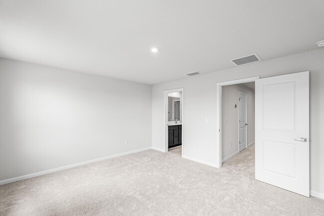 Building Photo - 106 Savannah Lks Blvd