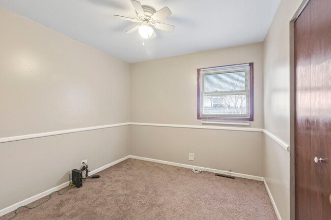 Building Photo - 933 Ridge Ave