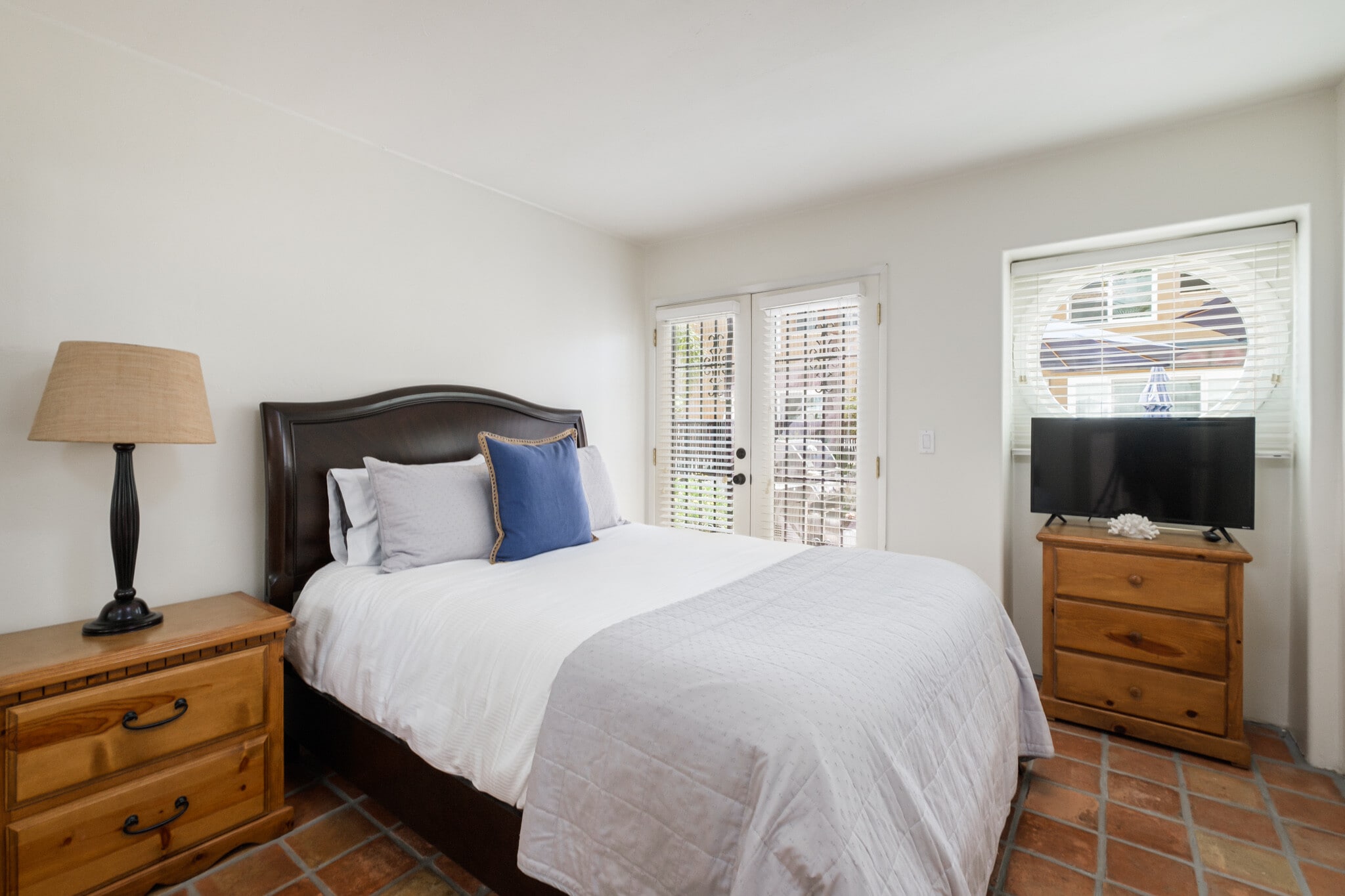 Building Photo - 732 Jersey Ct