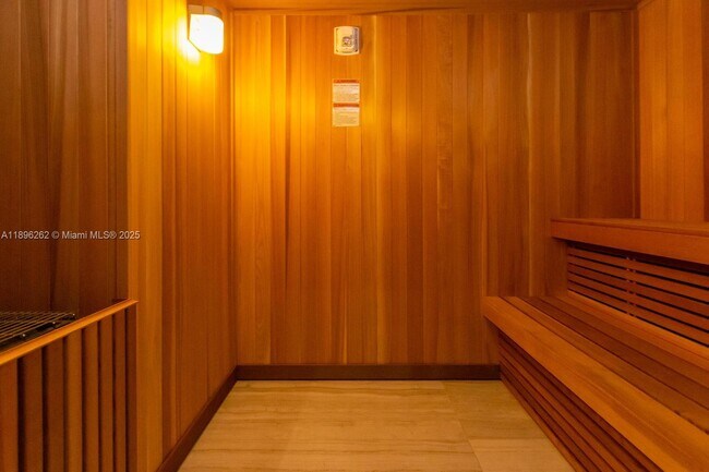 Building Photo - 4010 S Ocean Dr