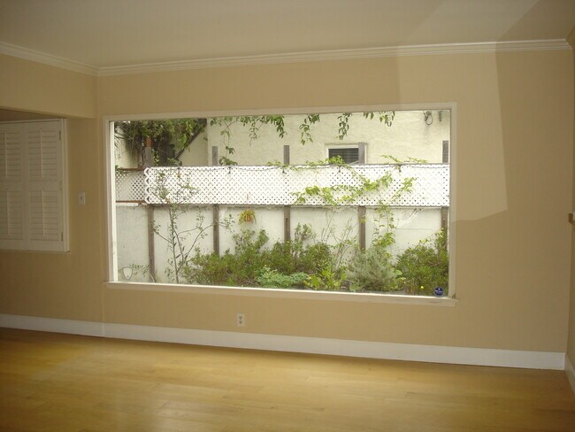 Building Photo - 1534 Veteran Ave