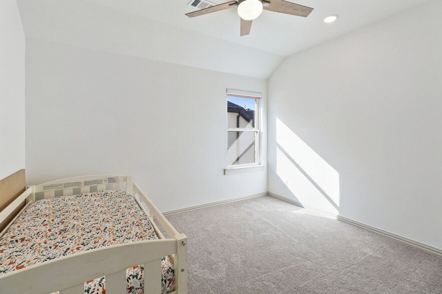 Building Photo - 2601 Backland Pr Ln