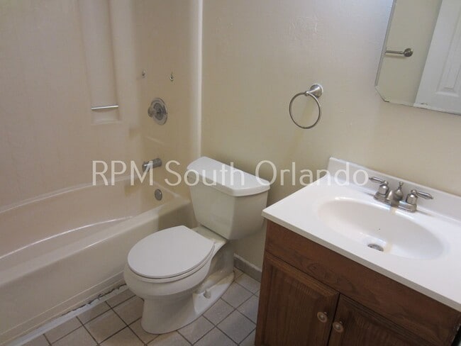 Building Photo - Great location! 2nd floor condo in Winter ...