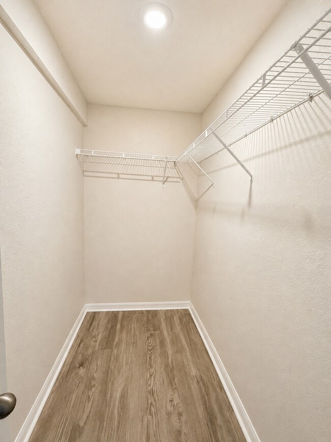 Building Photo - Modern Duplex Available Now
